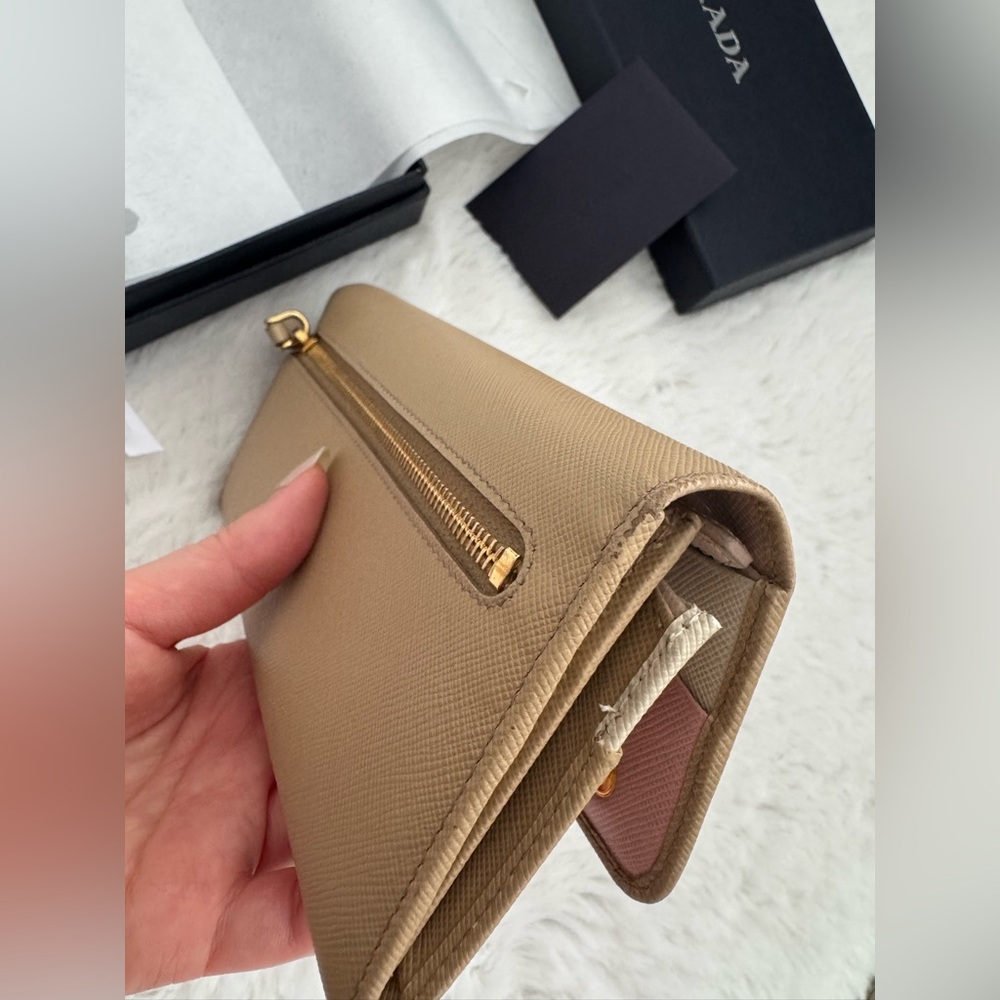 Authentic Prada Large Wallet - Saffiano Leather - Picture 6 of 11